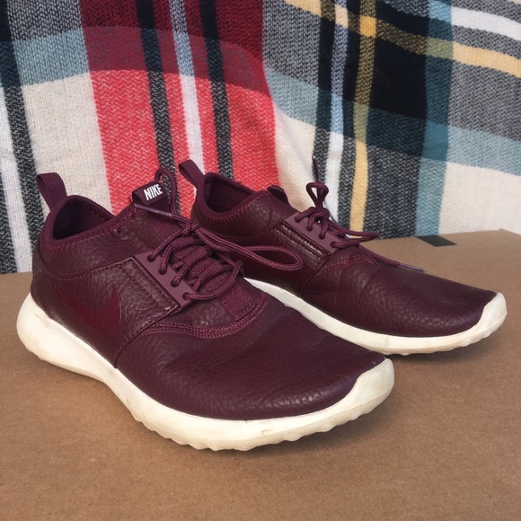 maroon nike roshe run